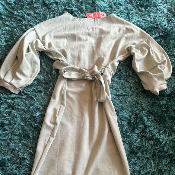 BooHoo Sage Color - Picture 2 of 5